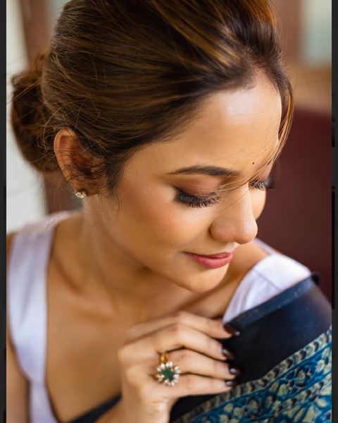 Aiswarya dutta latest photoshoot in cotton blue color saree viral on net