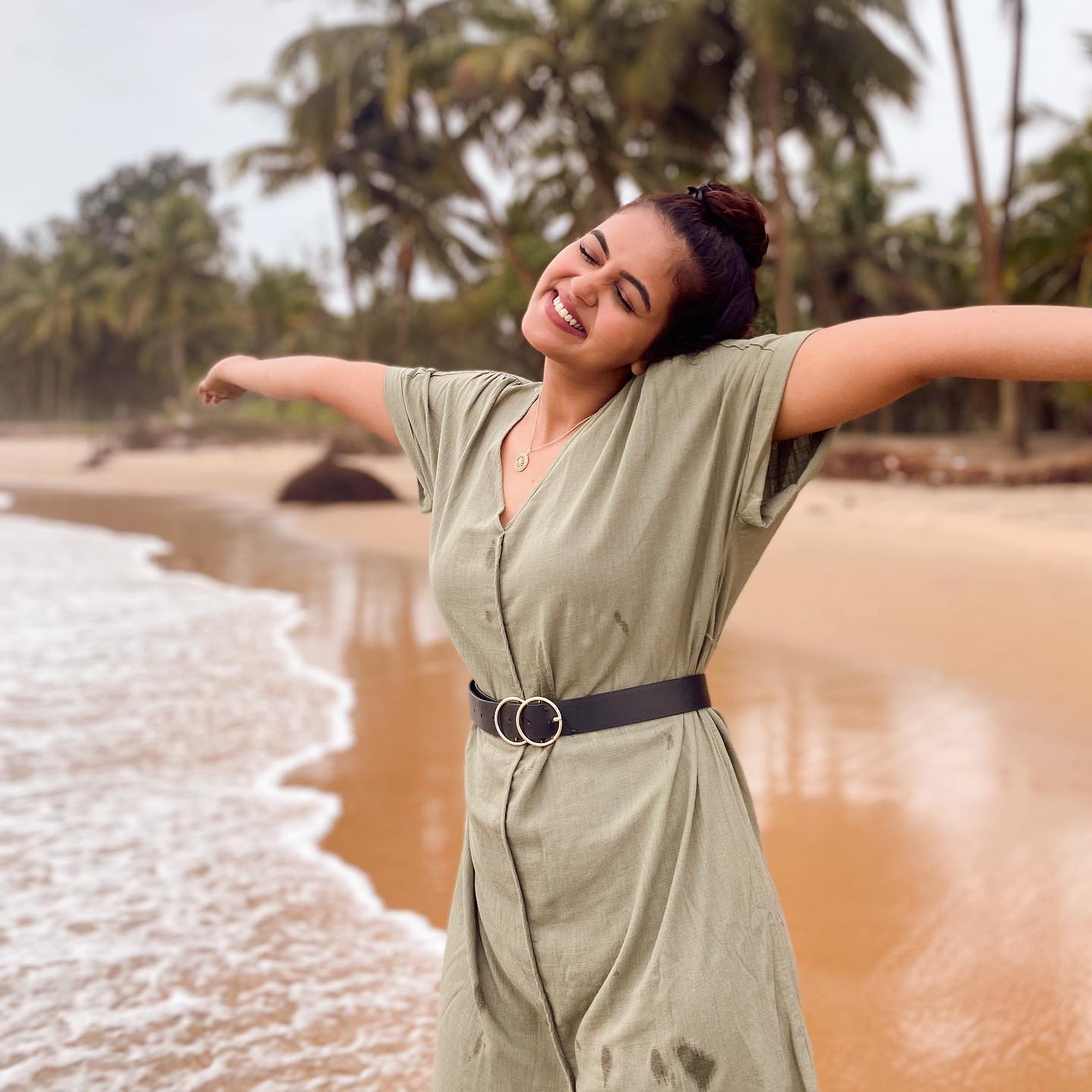Chaitra reddy playing in sea waves photos getting viral