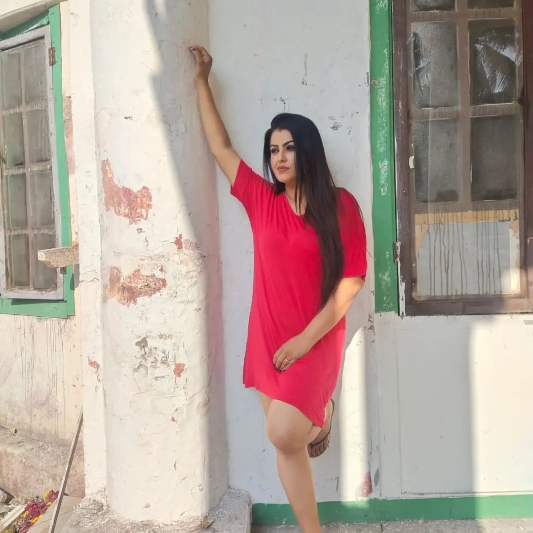 Actress sona latest photos in red single top goes viral