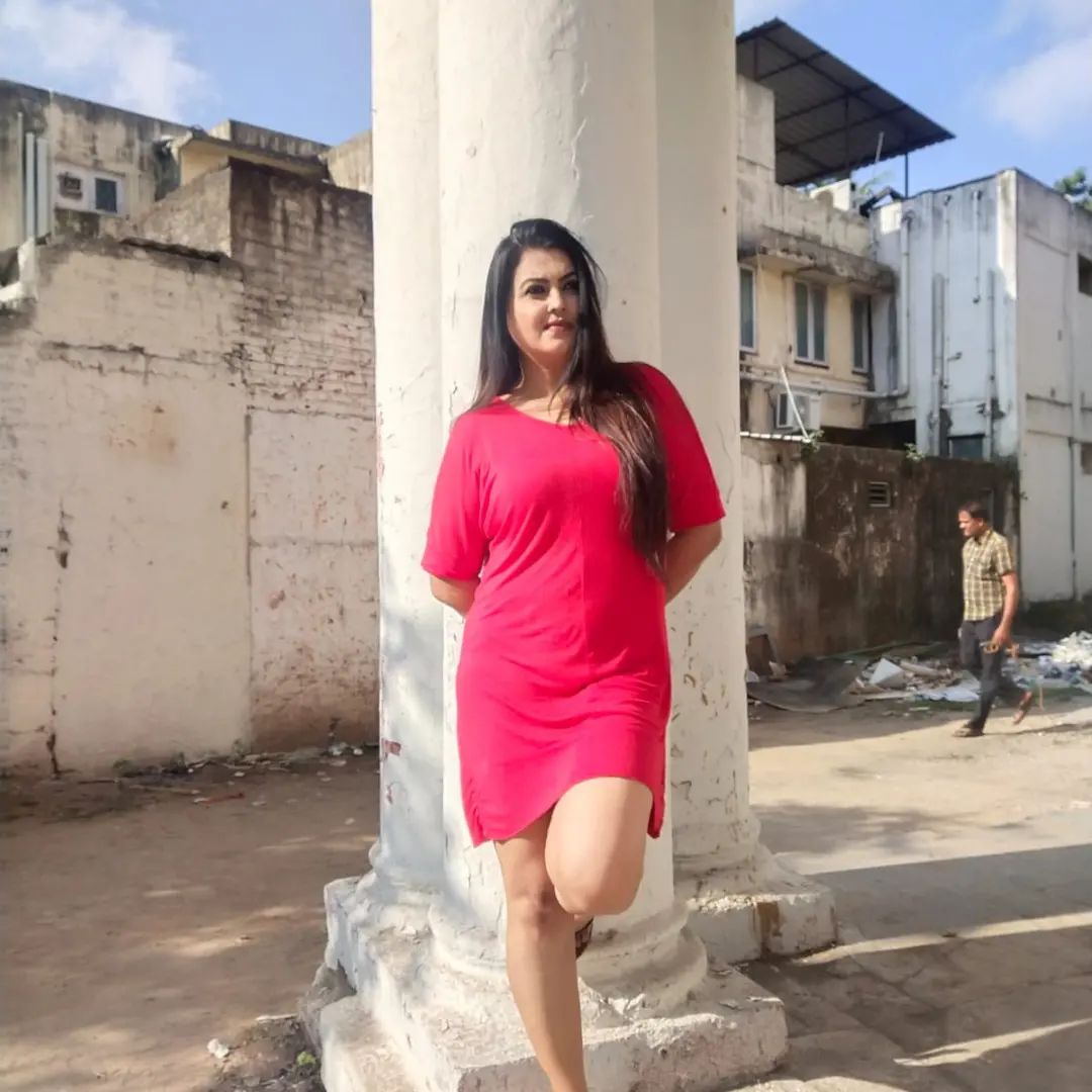 Actress sona latest photos in red single top goes viral