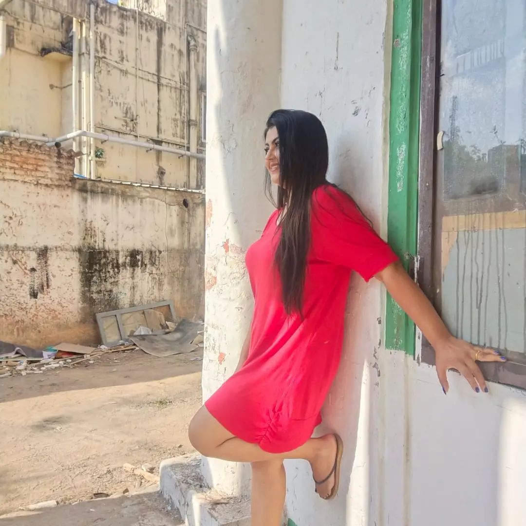 Actress sona latest photos in red single top goes viral