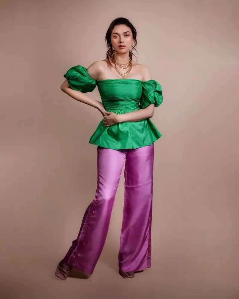 Aditi rao hydari latest hot photos without sleeve showing glamour