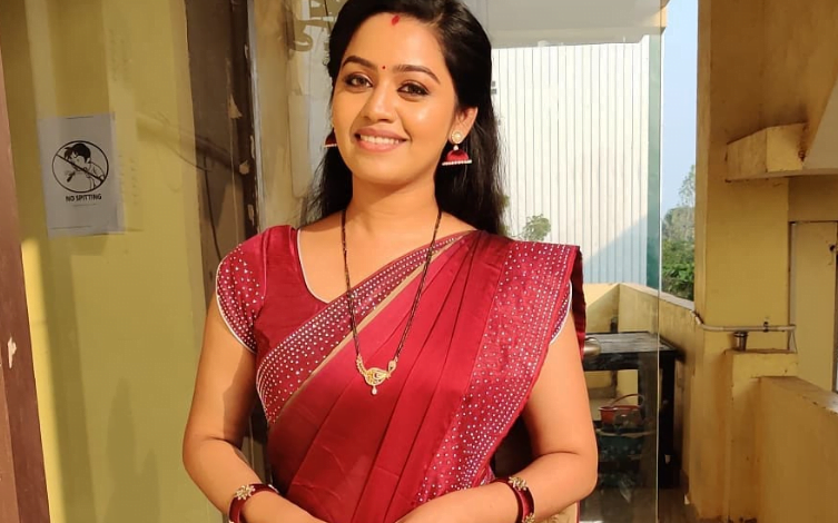 Gayathri yuvaraj hot reels video for prabu deva song