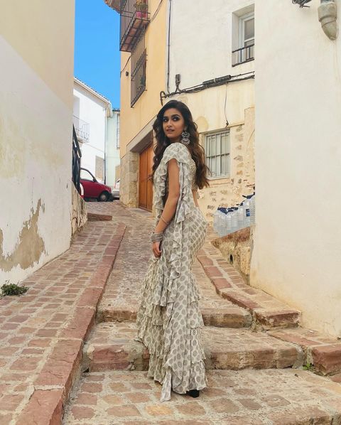 Keerthy suresh latest photos showing glamour in different dress