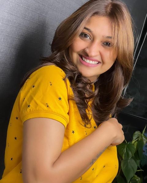 Neelima rani latest hot photoshoot in tight modern dress