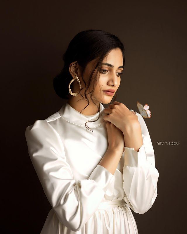 Losliya mariyanesan latest reels video getting viral on insta