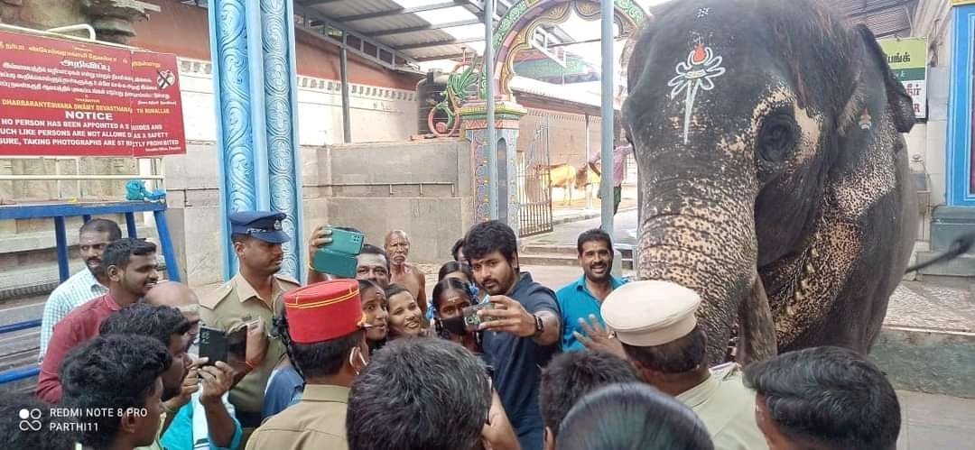 Sivakarthikeyan went to his native place and thirunallaru photos getting viral