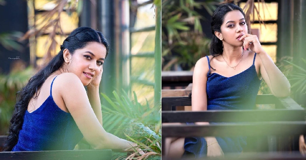 Mirnalini ravi hot photoshoot in light colour saree getting viral