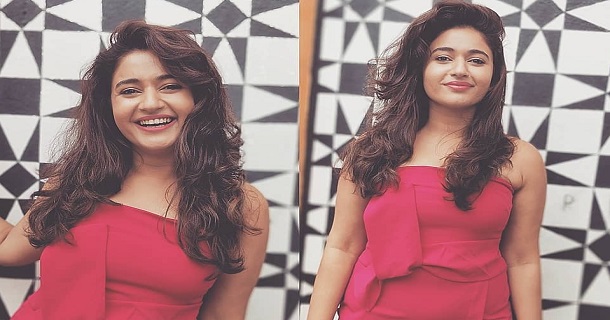 Poonam bajwa latest hot dress changing video viral on insta