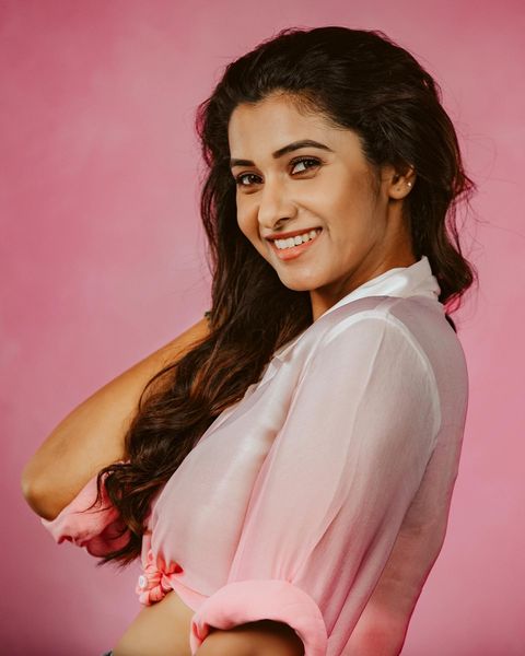 Priya bhavani shankar posing in rose colour velvet shirt hip show getting viral