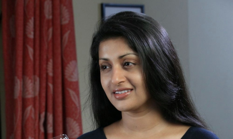 Meera jasmine latest post with spray bottle getting trend on social media