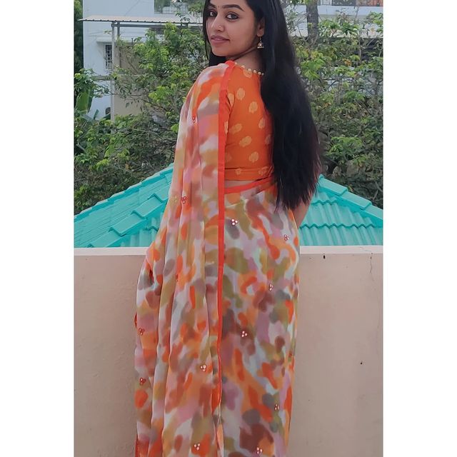 Serial Actress Gayathiri Yuvaraj Latest Video Viral