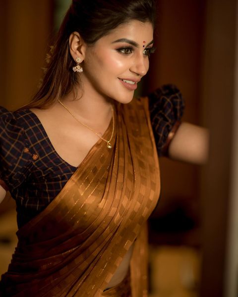 Yashika anandh hot latest photos in traditional half Saree