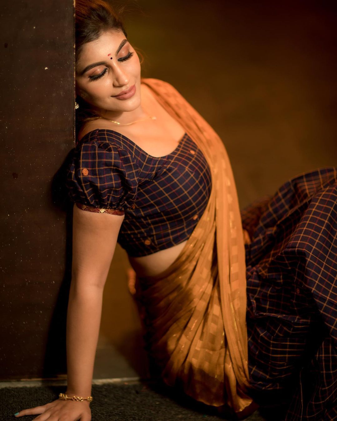 Yashika anandh hot latest photos in traditional half Saree
