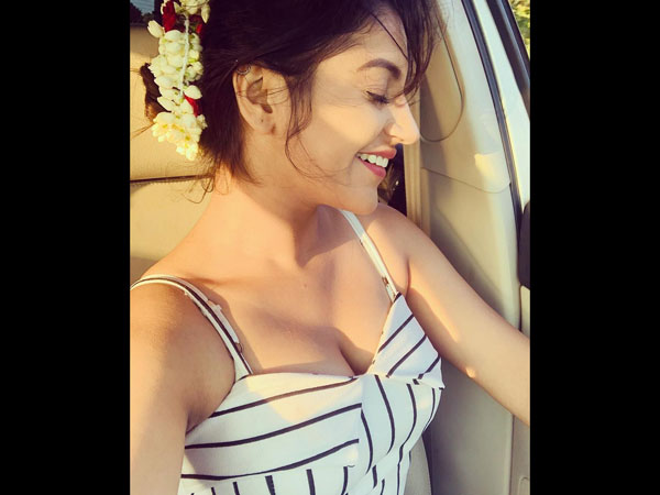 Yashika anandh hot latest photos in traditional half Saree