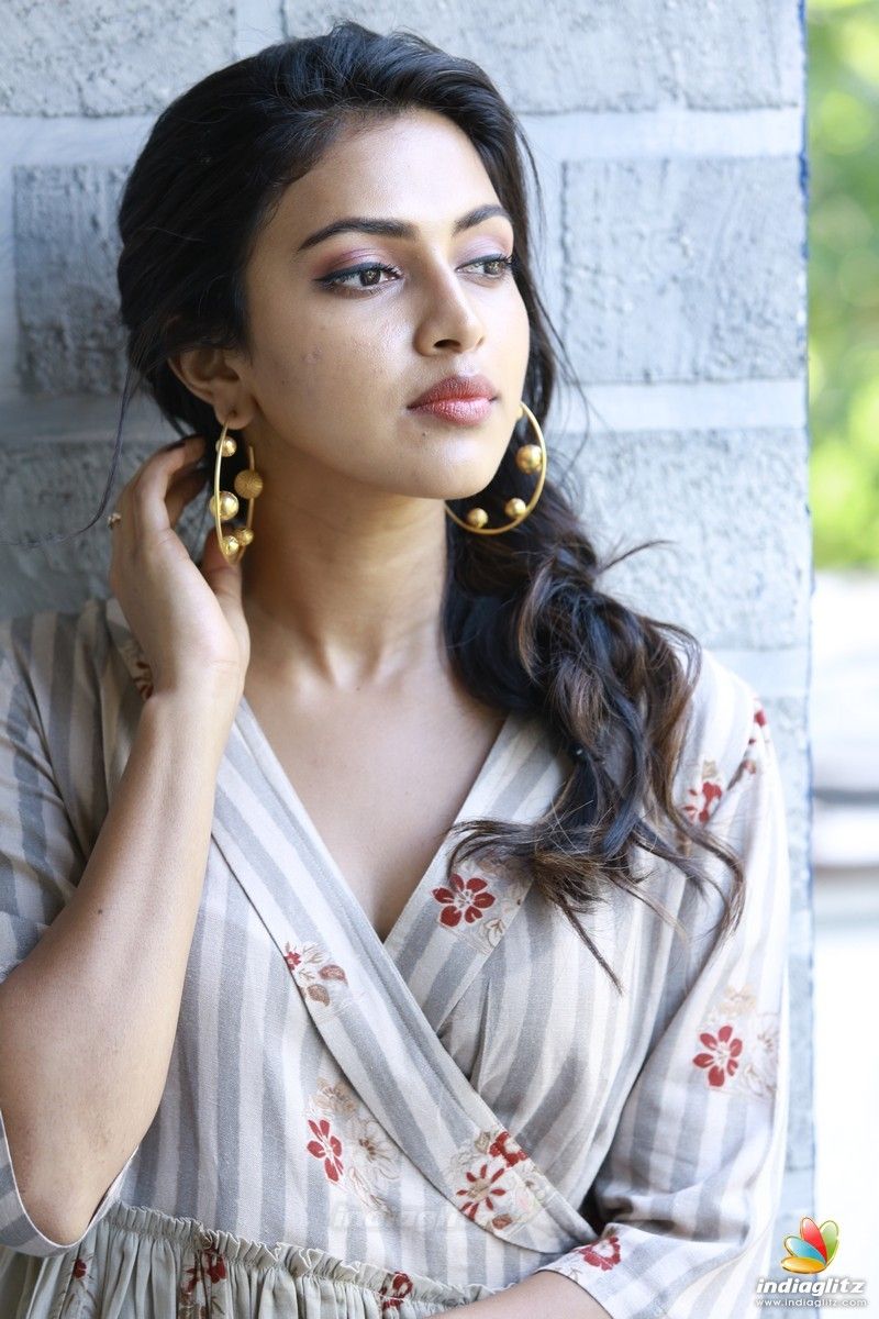 Amala paul latest lying pose creating hot photoshoot