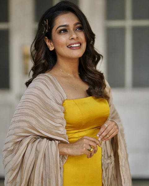 Kiki vijay latest short yellow dress photoshoot