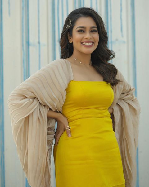 Kiki vijay latest short yellow dress photoshoot