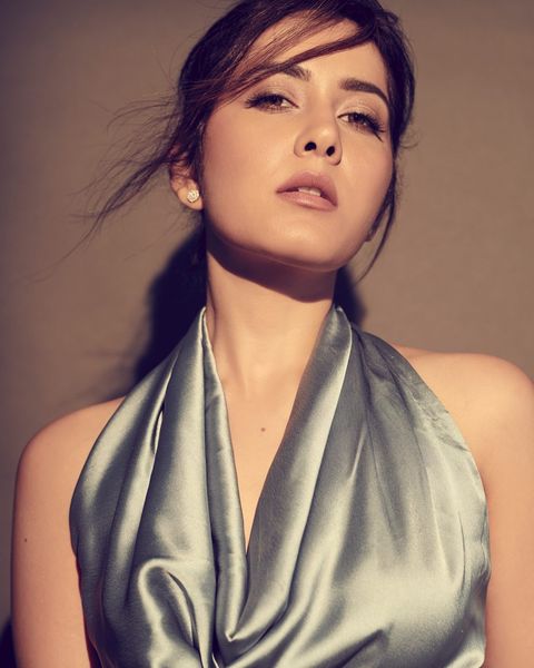 Popular actress served annathanam to devotees in tirupati temple