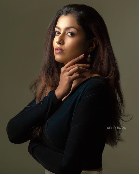 Bharathi kannamma fame roshini haripriyan ultra modern photos getting likes