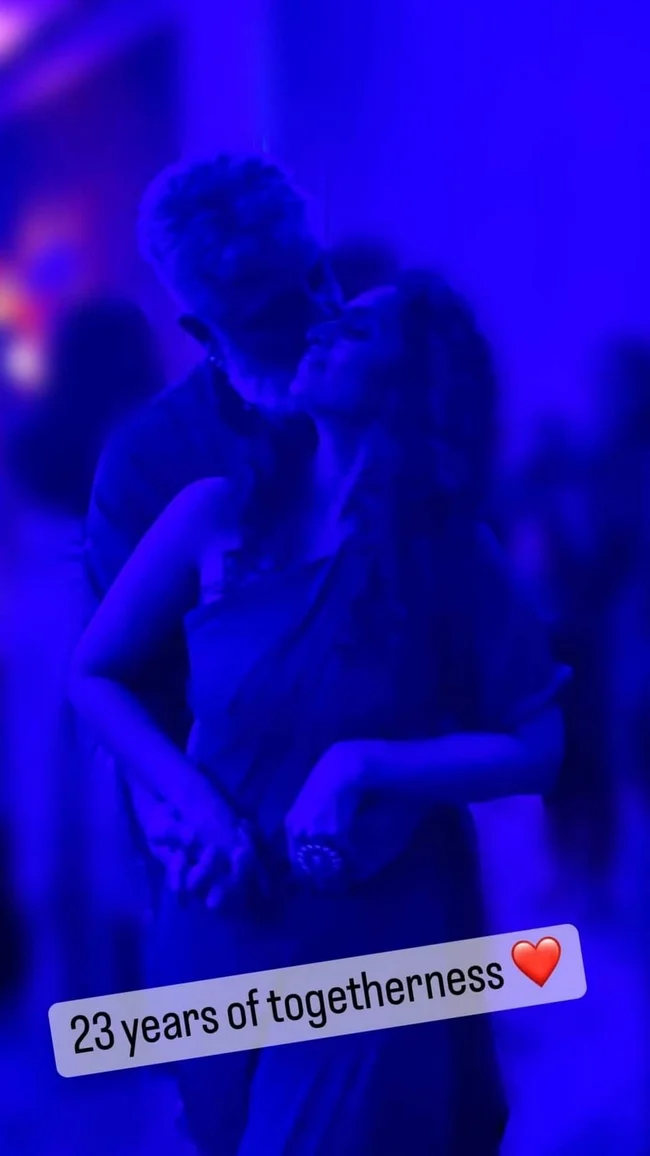 Ajith kissing shalini romanticly pictures viral on social media