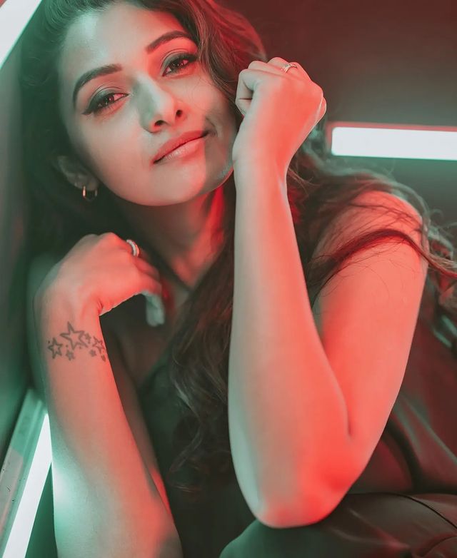 Priya bhavani shankar hot green velvet dress posing in smoke