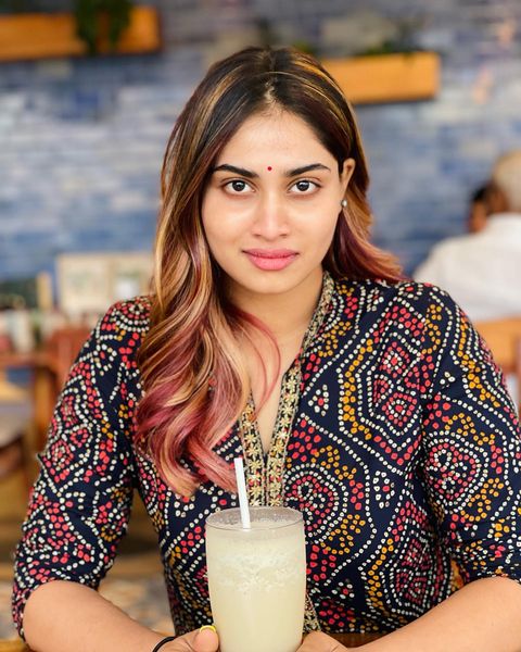 Shivani narayanan hot latest juice drinking photos