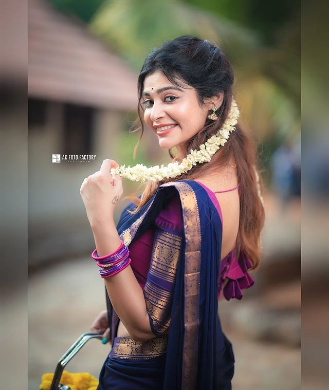 Dharsha gupta hot traditional half saree look