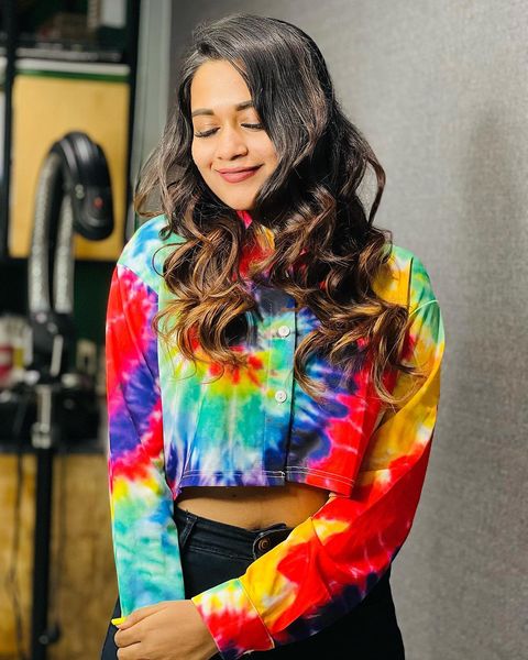 Kavya arivumani hot modern and traditional photoshoot gallery