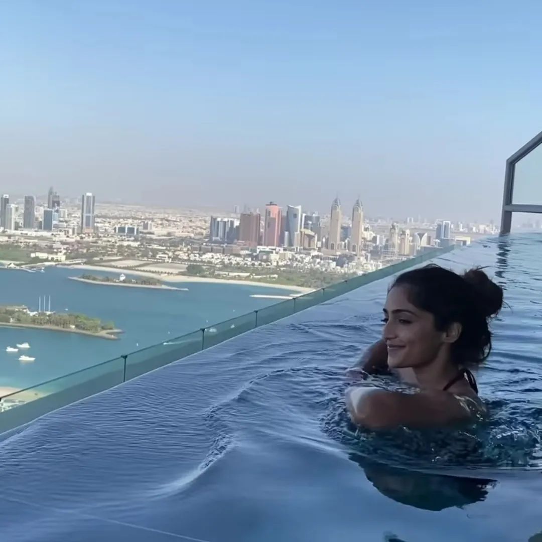 Reba monica john hot bikini dress posing in swimming pool