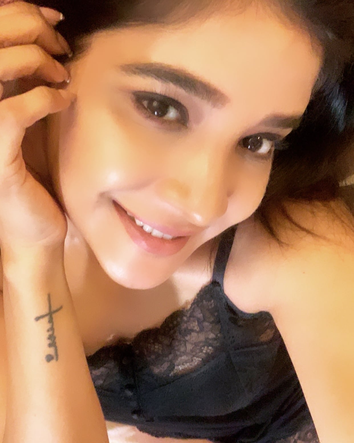 Sakshi agarwal hot photoshoot and video posted on instagram in white single sleeve dress