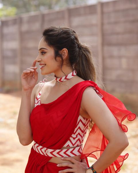 Shrutika arjun hot red saree photos in glamour blouse