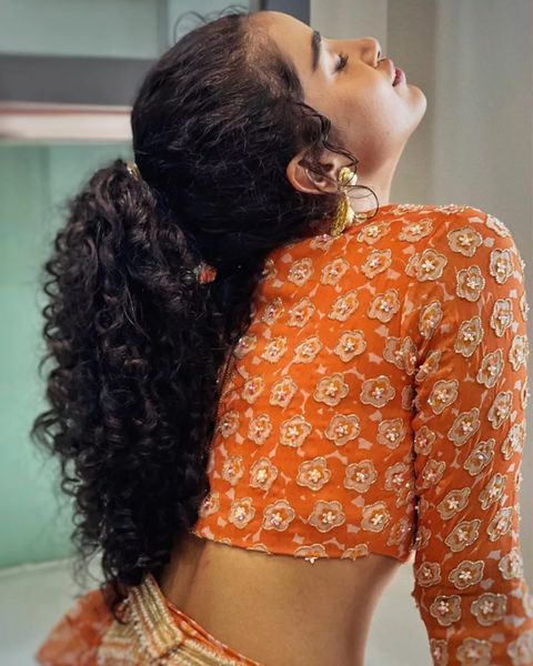 Anupama parameswaran hot latest photos showing structure