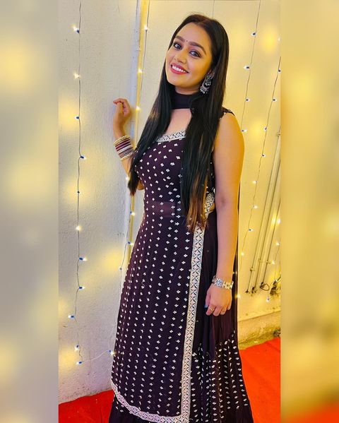 Gayathri yuvaraj hot latest purple dress photoshoot