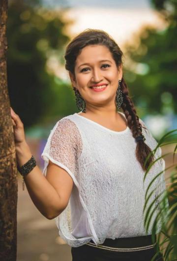 Laila hot latest modern photo getting likes and comments