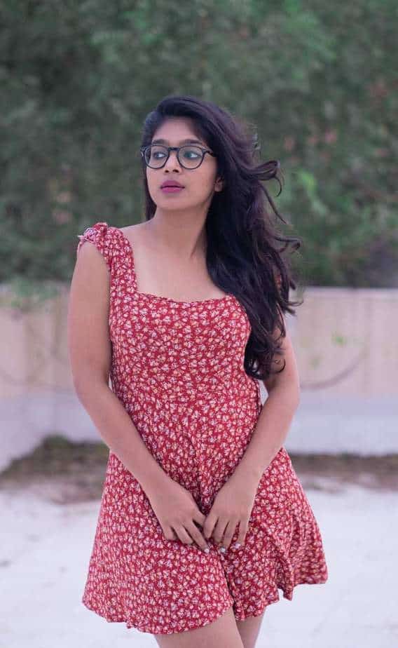Vj parvathy hot video in tight fit dress getting viral