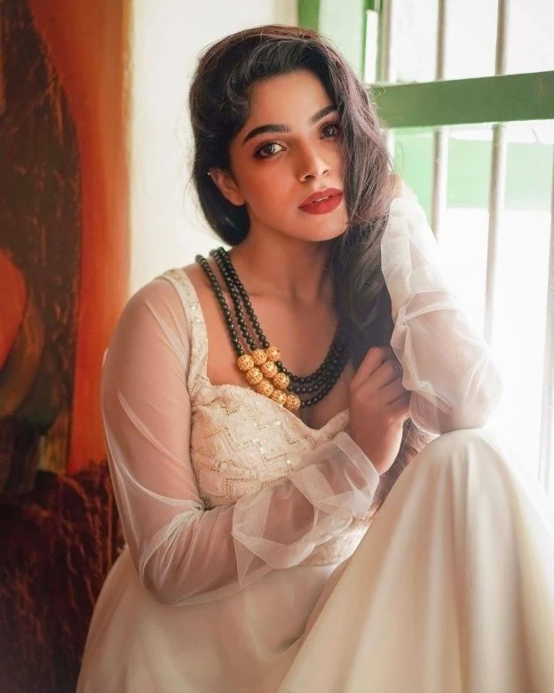 Divyabharathi hot modern photos on her vacation