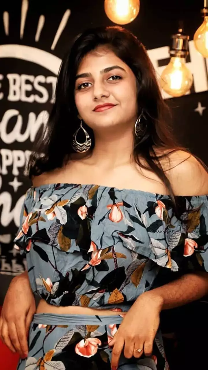 Gabriella charlton hot latest reels video viral