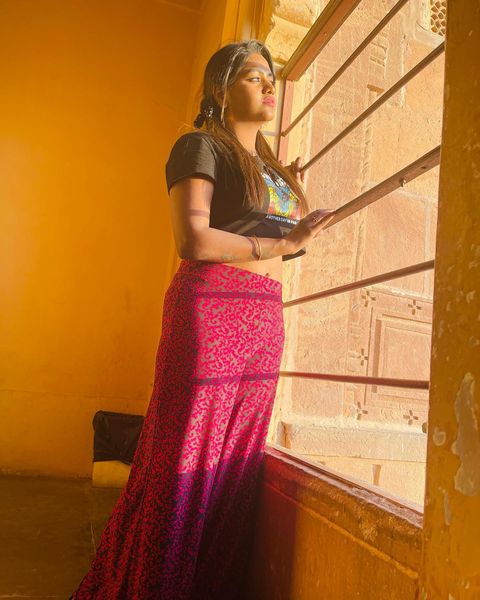 Shalu shammu hot hip show photos getting likes and comments