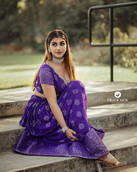 Yashika anandh hot low neck traditional dress pics getting viral