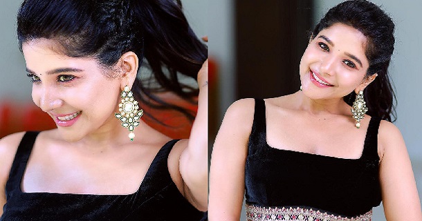 Sakshi agarwal hot blue velvet dress photoshoot getting viral