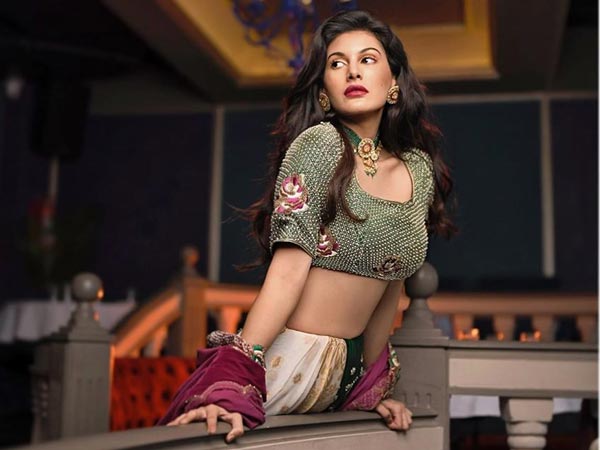 Amyra dastur hot latest video in glamour dress posted on social media