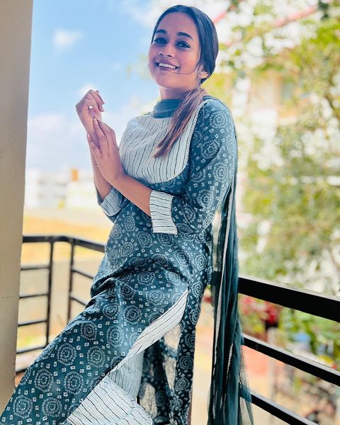 Kavya arivumani hot photos in traditional chudithar dress