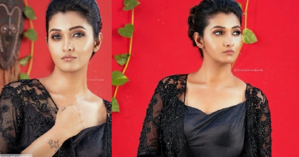 Priya bhavani shankar hot and glamour golden dress photo