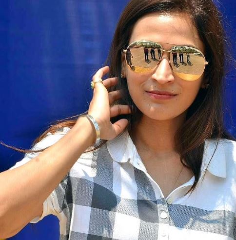 Aiswarya rajinikanth hot after gym workout photos viral kollywood