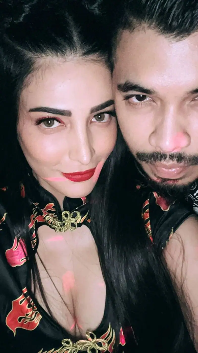 Shruthi haasan celebrating her lover birthday video viral