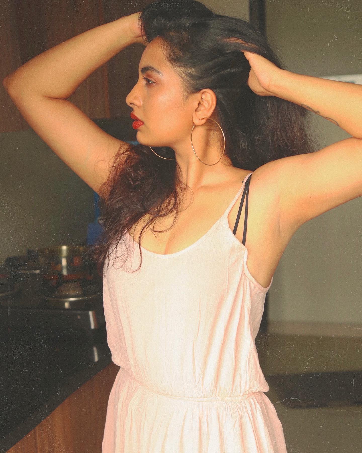 Srushti dange hot pink slip photoshoot getting viral