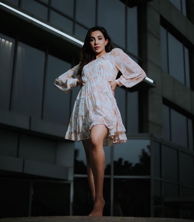 Parvati nair hot photoshoot pics viral on social media