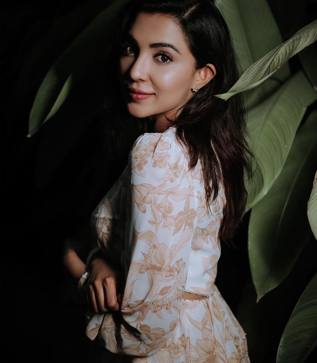 Parvati nair hot photoshoot pics viral on social media