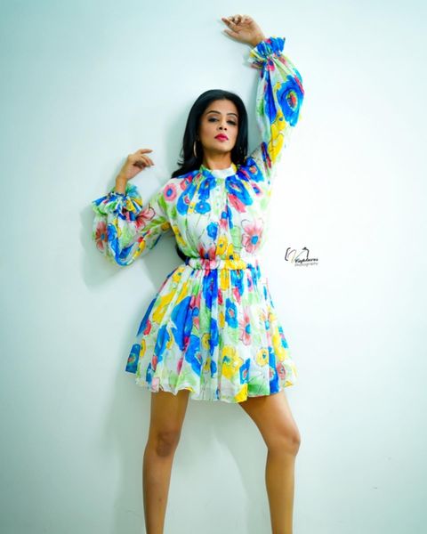 Priyamani hot short gown photos seeking attention of fans